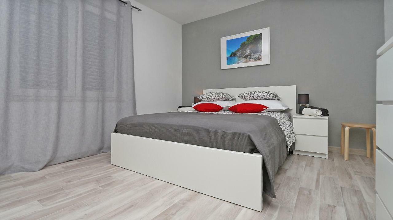 Modern Apartments Iva Makarska Bagian luar foto