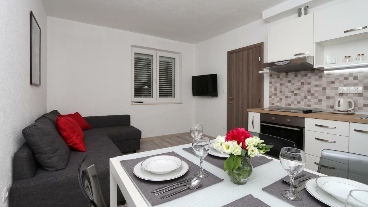 Modern Apartments Iva Makarska Bagian luar foto
